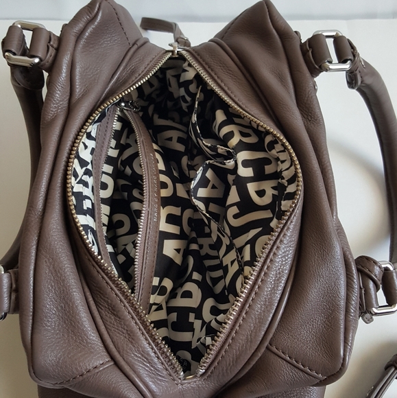 Marc By Marc Jacobs Leather cross body bag. - Picture 7 of 8